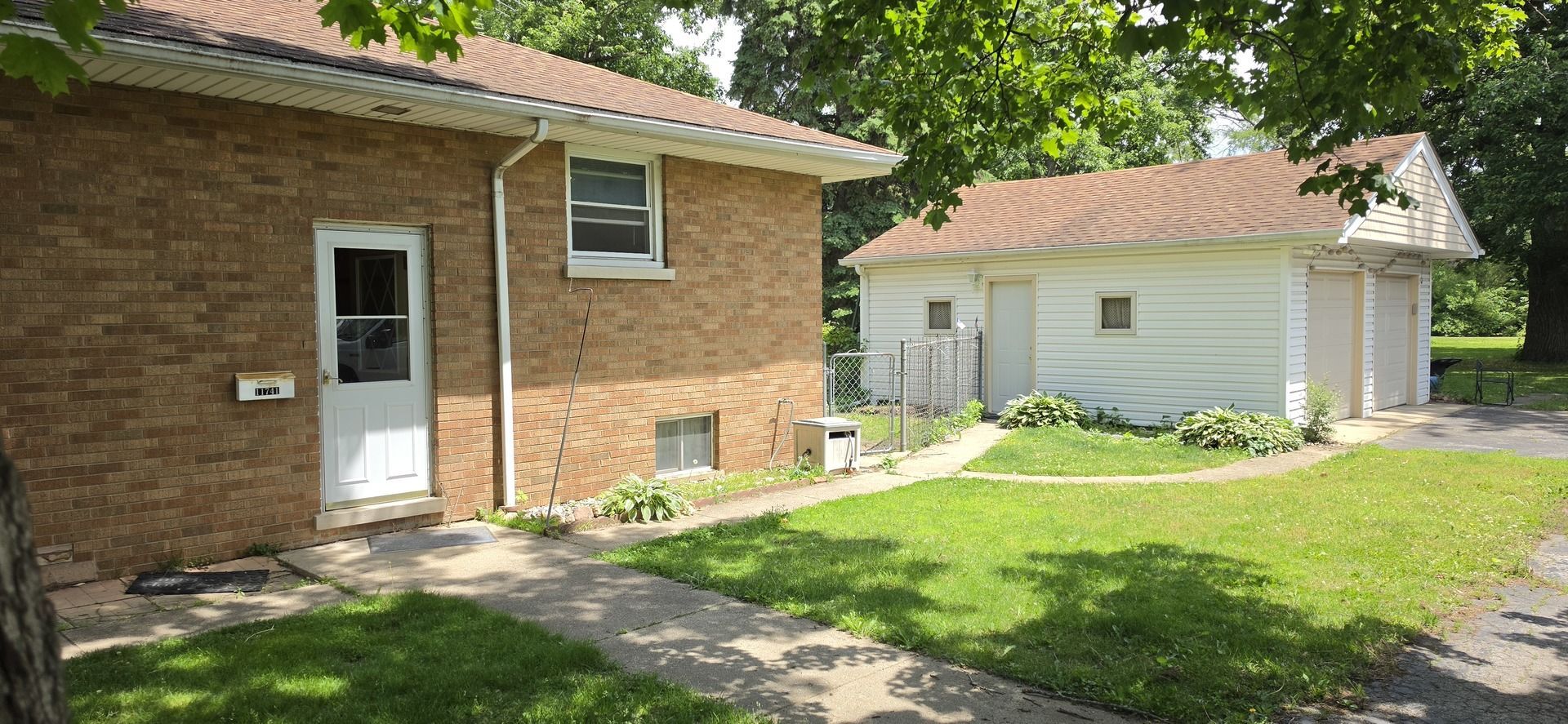11741 S Central Park Avenue , Merrionette Park, IL 60803