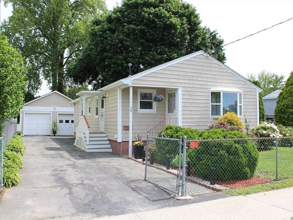28 State St, Chicopee, MA 01013