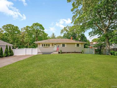 21 Probst Drive, Shirley, NY 11967