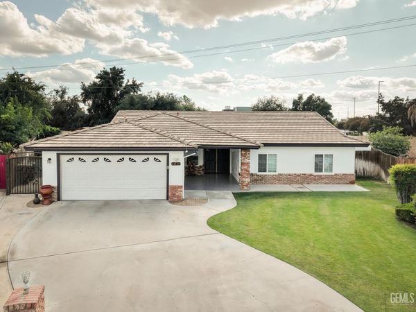 2017 William F Halsey Avenue, Bakersfield, CA 93304