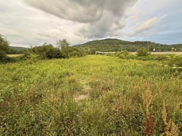 3988 Kentucky 592 , Pine Knot, KY 42635