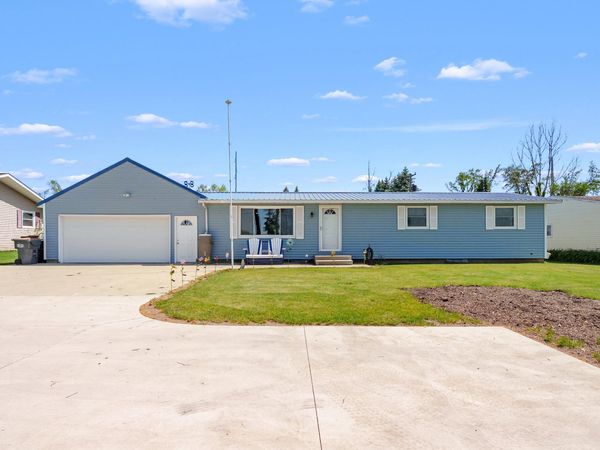 `2975 W W Avenue, Schoolcraft, MI 49087