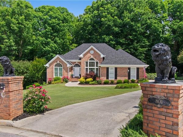 801 Ivy Ridge Drive, Loganville, GA 30052