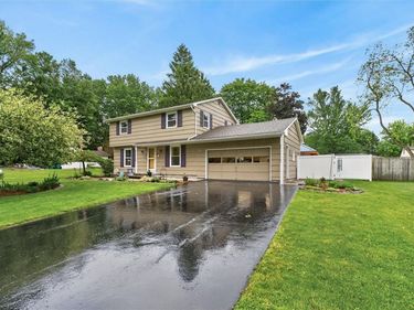 5 Sandy Hill Drive, Fairport, NY 14450