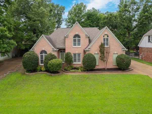 215 LEAF TRAIL CT, Memphis, TN 38018