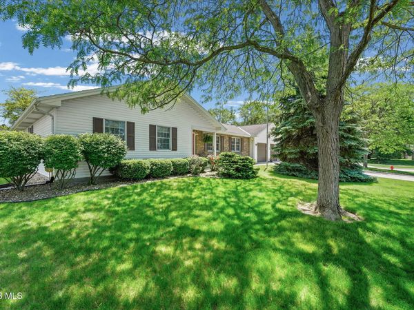 823 Nutmeg Lane , Findlay, OH 45840
