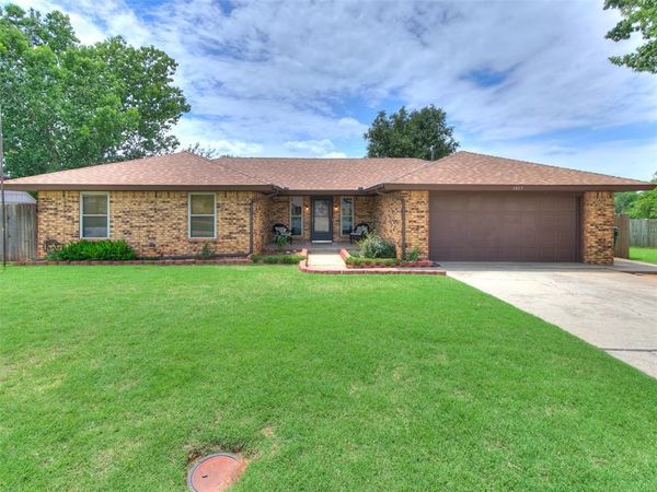 1813 Greenway Court, Yukon, OK 73099