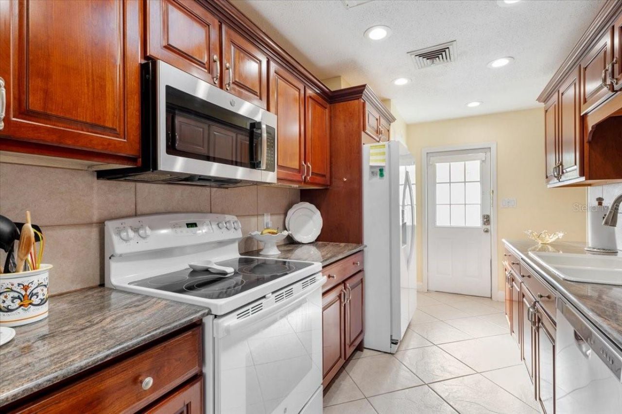 1387 Moonmist Drive , Unit G2, Sarasota, FL 34242 Photo