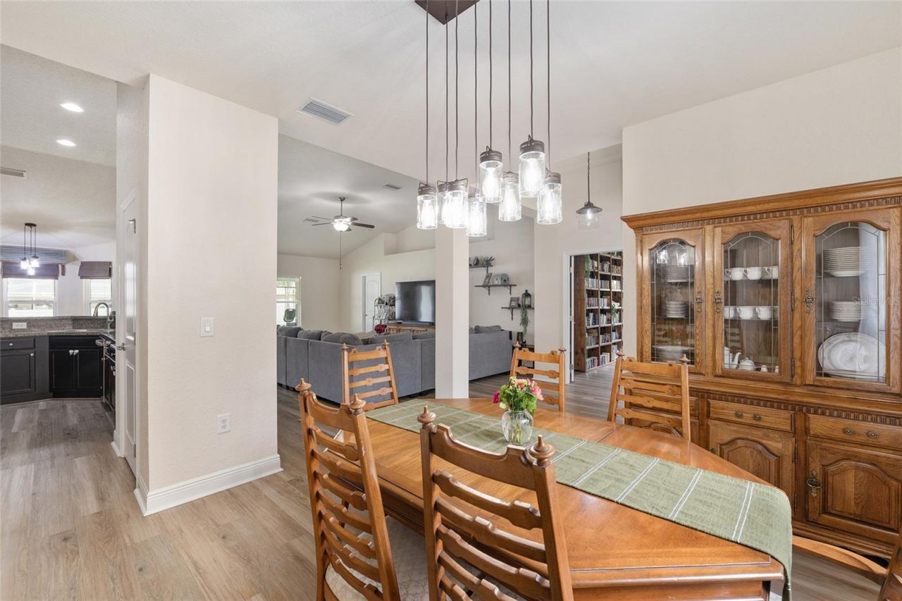6746 SE 12th Place , Ocala, FL 34472 Photo