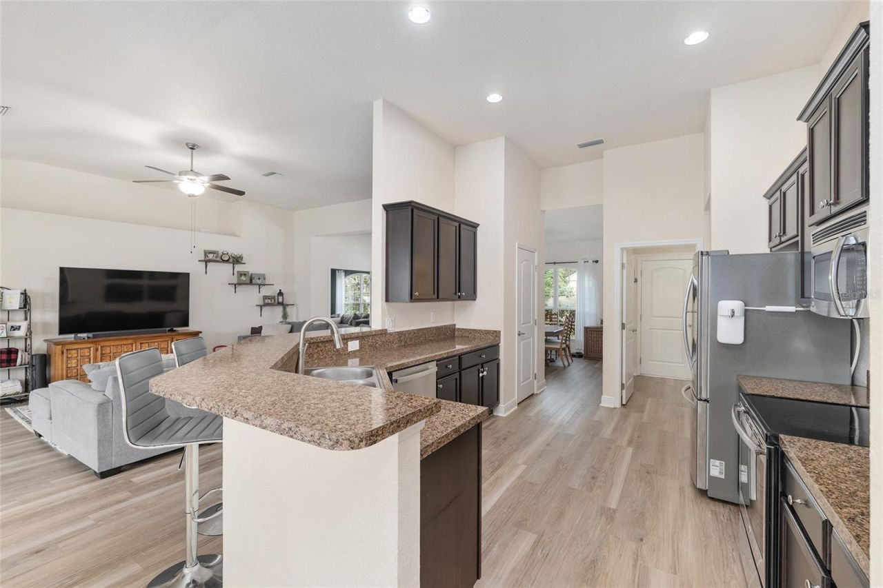 6746 SE 12th Place , Ocala, FL 34472 Photo