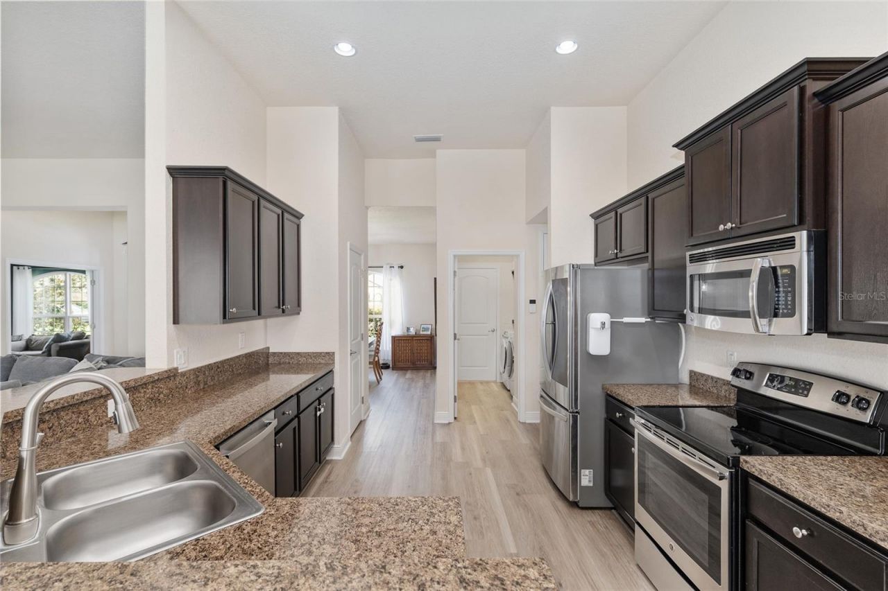 6746 SE 12th Place , Ocala, FL 34472 Photo