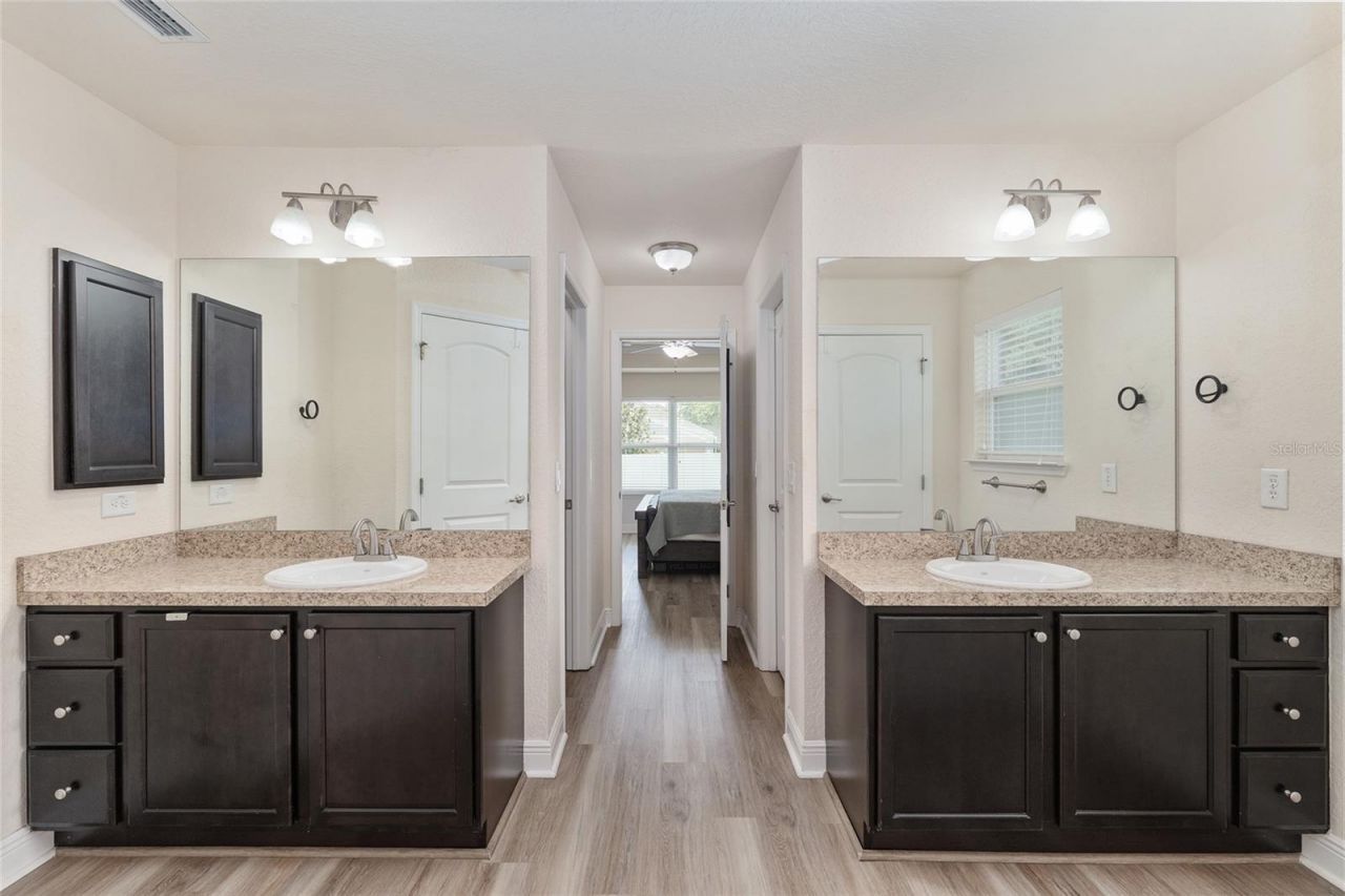 6746 SE 12th Place , Ocala, FL 34472 Photo