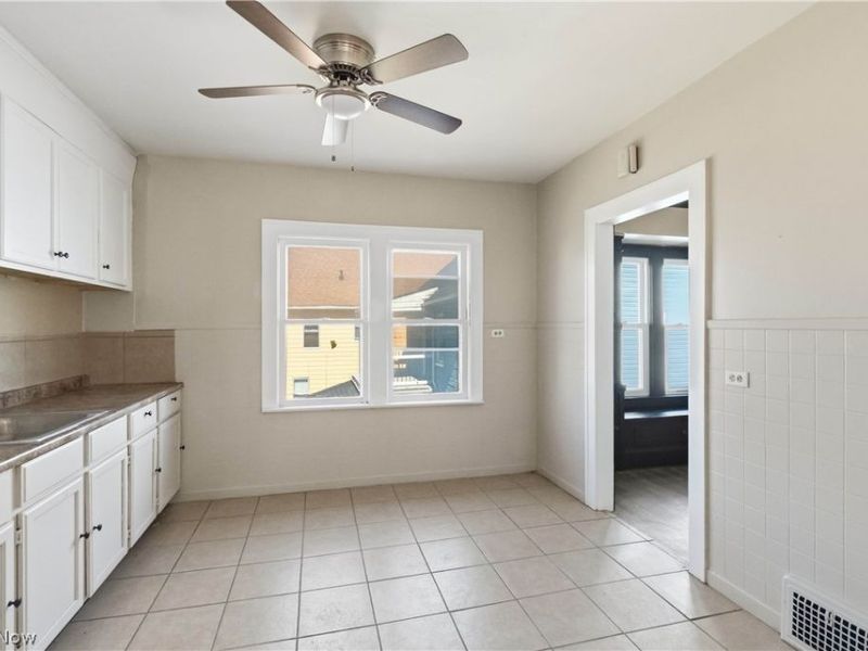 12812 Parkhill Avenue, Cleveland, OH 44120 Photo 32