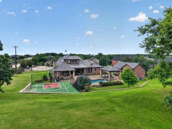 102 W Carruth Lane, Double Oak, TX 75077