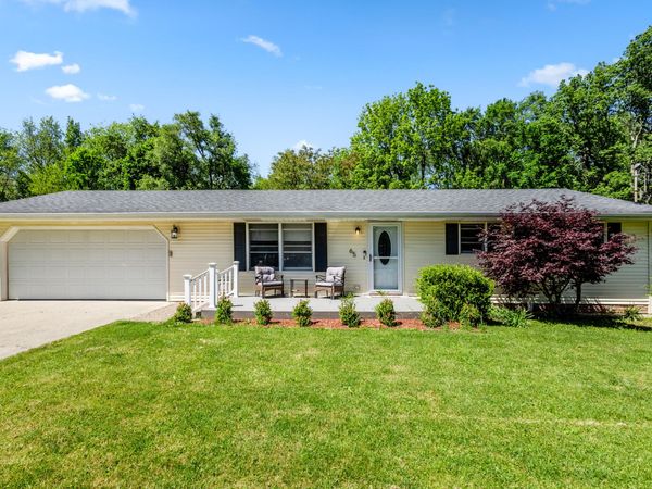 65 W Hallett Street, Hillsdale, MI 49242