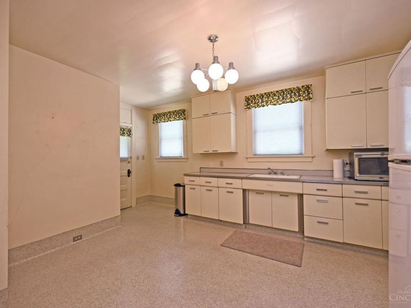 5929 Glenway Avenue, Cincinnati, OH 45238 Photo 28