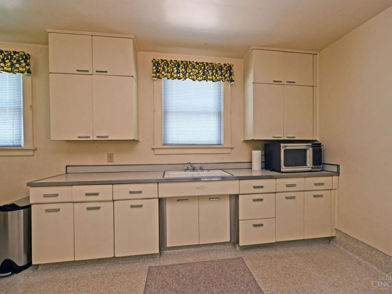5929 Glenway Avenue, Cincinnati, OH 45238 Photo 29