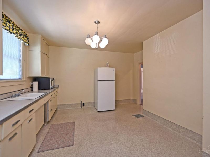 5929 Glenway Avenue, Cincinnati, OH 45238 Photo 31