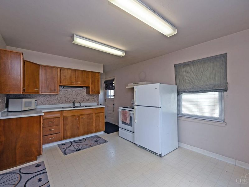 5929 Glenway Avenue, Cincinnati, OH 45238 Photo 6