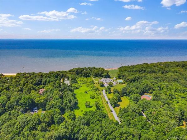 Boney Lane , Nissequogue, NY 11780