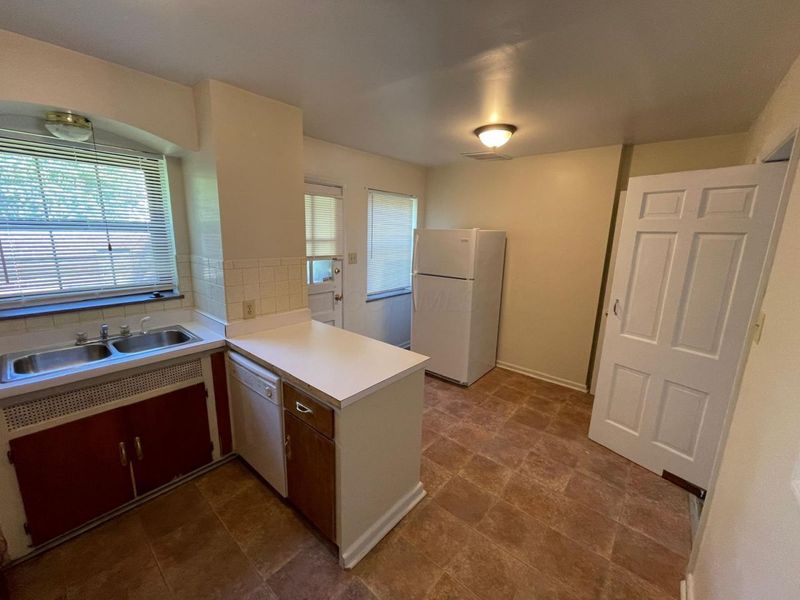 2838-2842 Sherwood Road , Columbus, OH 43209 Photo 16