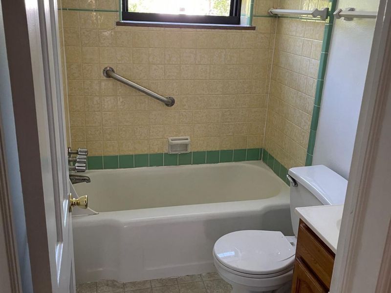 2838-2842 Sherwood Road , Columbus, OH 43209 Photo 6
