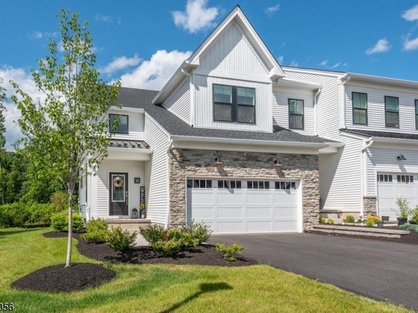 18 Flower Horn Blvd, Randolph, NJ 07869