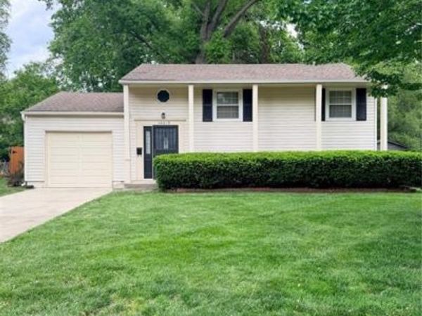 10015 Kessler Drive, Overland Park, KS 66212