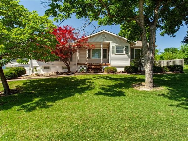 15800 E Salisbury Road, Independence, MO 64050