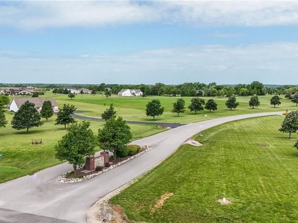 17 Wheatland Drive, Ottawa, KS 66067