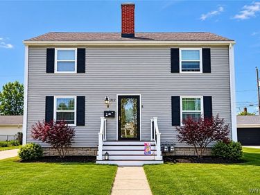 312 W Girard Boulevard, Buffalo, NY 14217