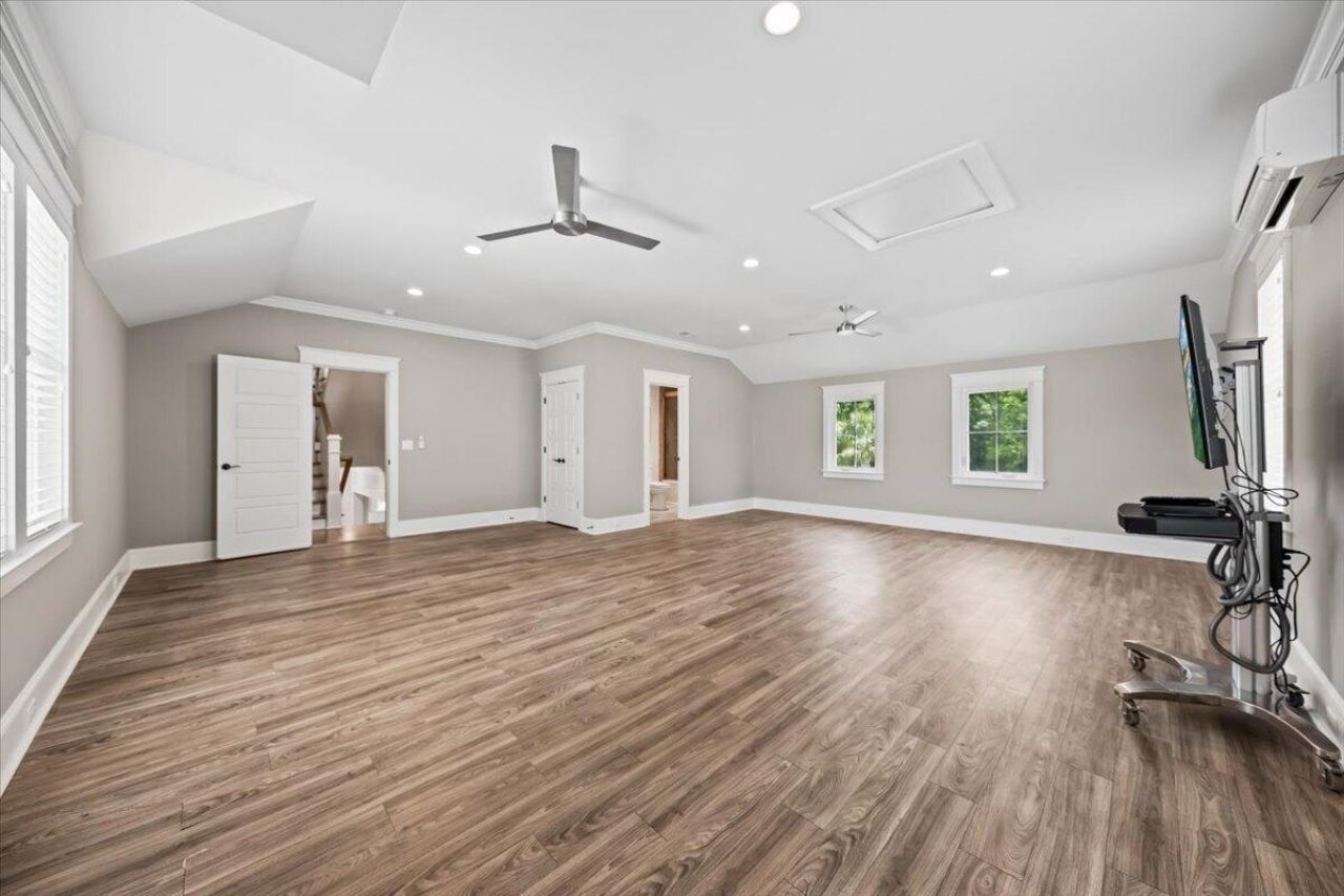 1483 Edgemoor Avenue Photo 48