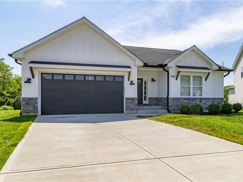 855 Sunrise Ridge Court, Hamilton Township, OH 45039 Photo 2