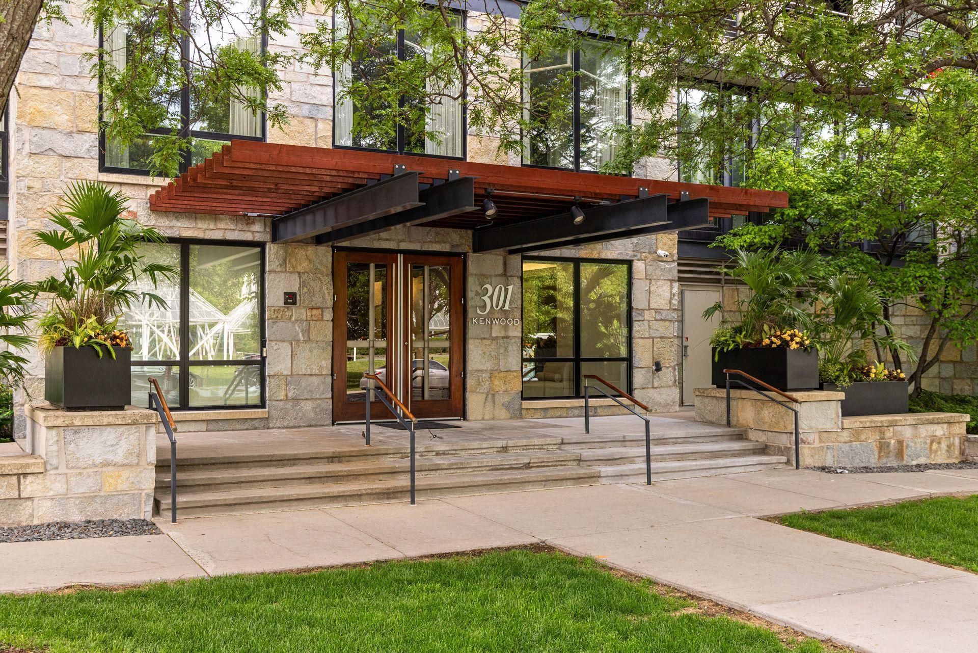 301 Kenwood Parkway , Minneapolis, MN 55403