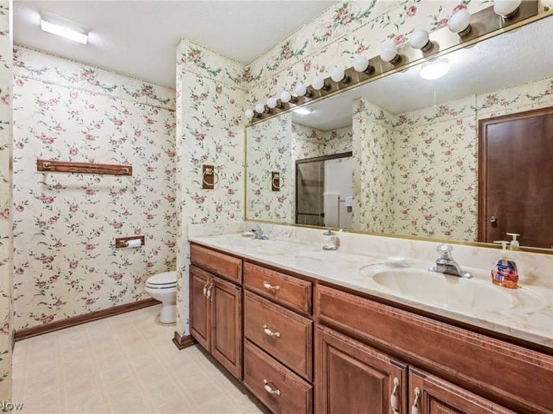 2160 Whispering Meadows, Warren, OH 44484 Photo 19