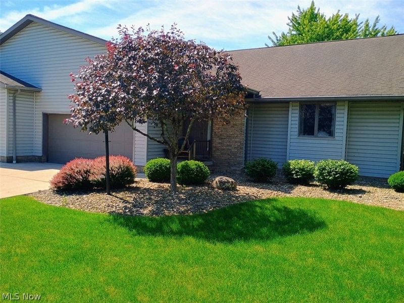 2160 Whispering Meadows, Warren, OH 44484 Photo 3