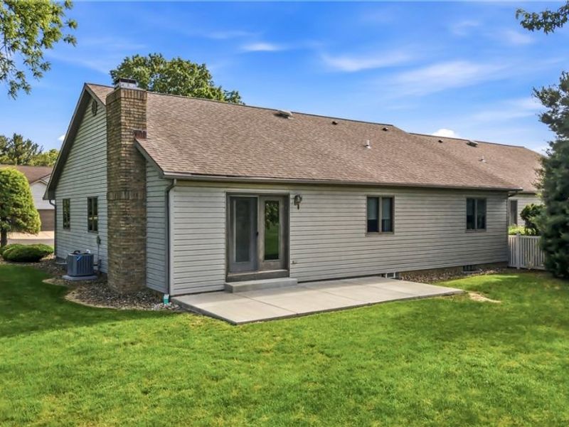 2160 Whispering Meadows, Warren, OH 44484 Photo 32