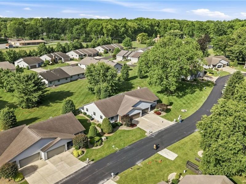 2160 Whispering Meadows, Warren, OH 44484 Photo 38
