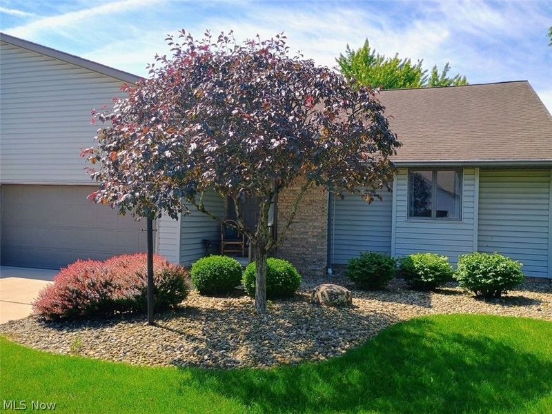 2160 Whispering Meadows, Warren, OH 44484 Photo 4
