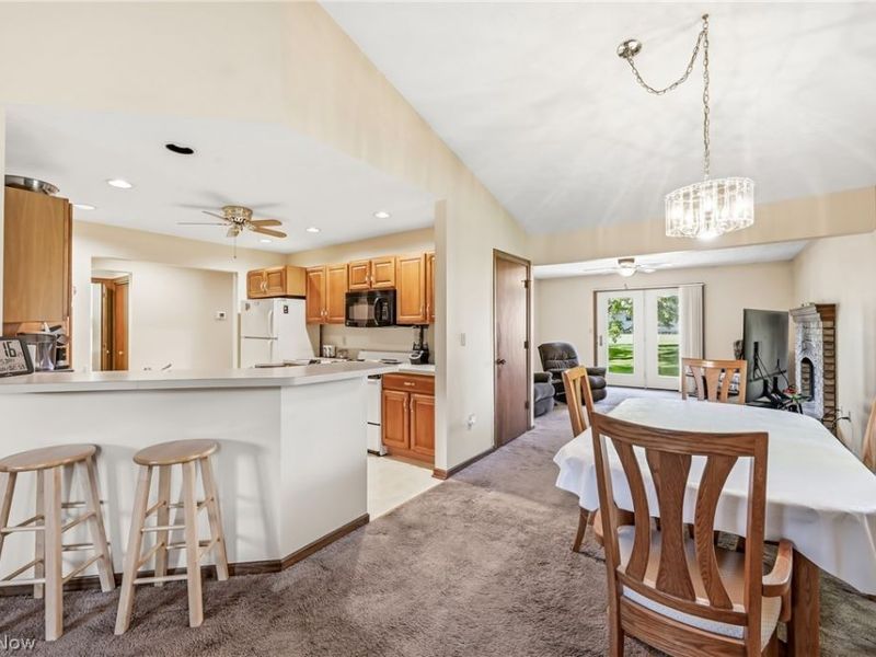 2160 Whispering Meadows, Warren, OH 44484 Photo 6