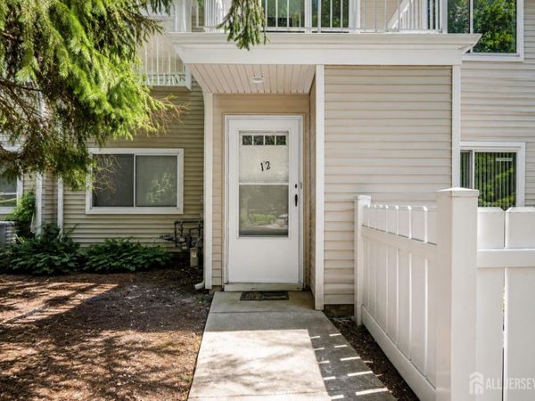 12 Wynwood Drive, Monmouth Junction, NJ 08852