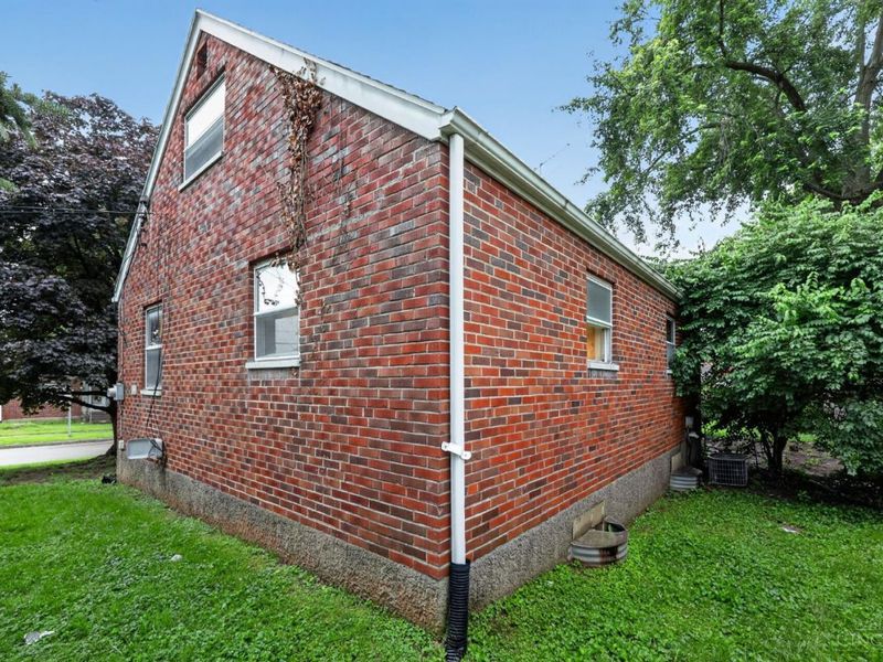1631 Joseph Court, North College Hill, OH 45231 Photo 5