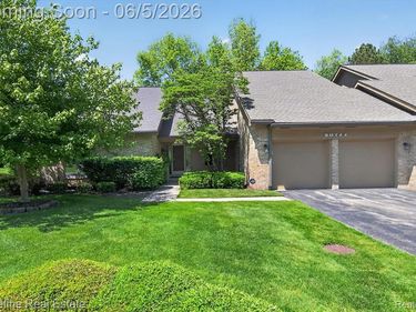 29711 Nova Woods Drive, Farmington Hills, MI 48331