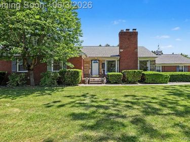 46430 Schoenherr Road, Shelby Twp, MI 48315