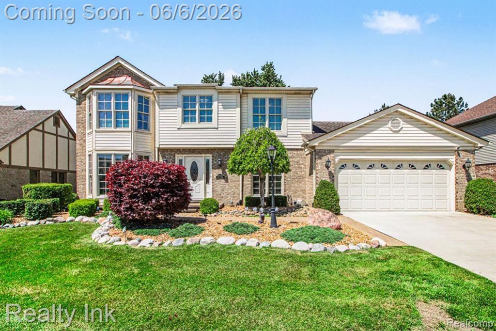 18535 Queensbury Drive, Livonia, MI 48152 Main Photo
