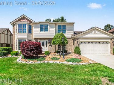 18535 Queensbury Drive, Livonia, MI 48152
