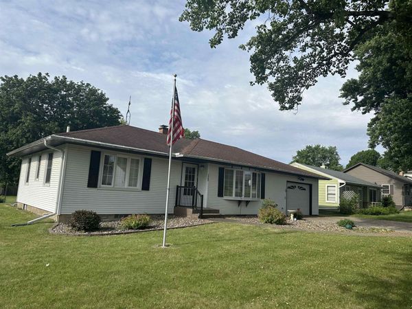 1723 E LAWN, SAVANNA, IL 61074