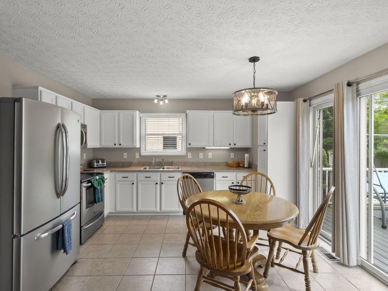 542 Scioto Meadows Boulevard, Grove City, OH 43123 Photo 12