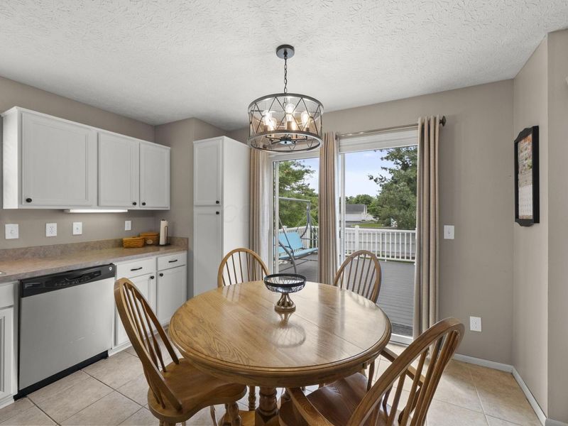 542 Scioto Meadows Boulevard, Grove City, OH 43123 Photo 14