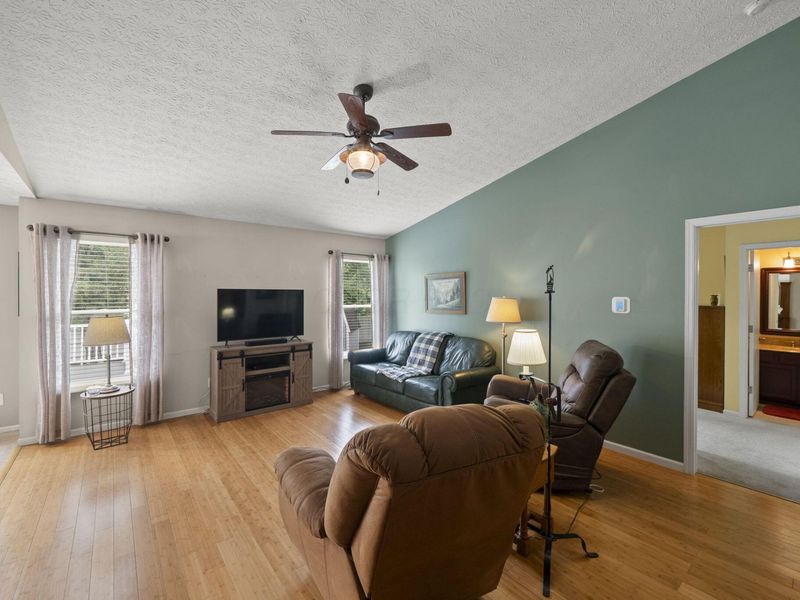 542 Scioto Meadows Boulevard, Grove City, OH 43123 Photo 17
